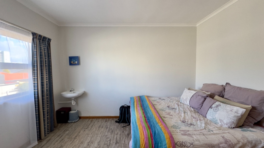 5 Bedroom Property for Sale in Strand North Western Cape